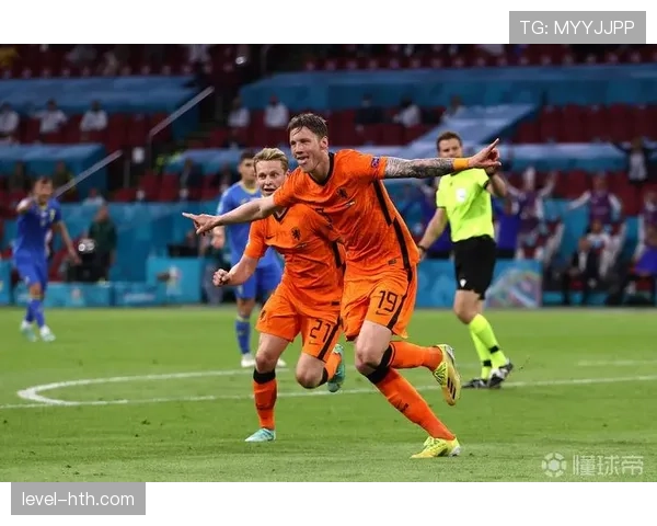 荷兰队欧洲杯全攻战术展现强劲竞争力