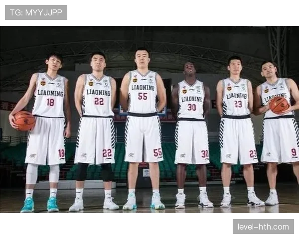 辛德胡真有空调房生活吗？训练场外的她简直像换了个人一样！